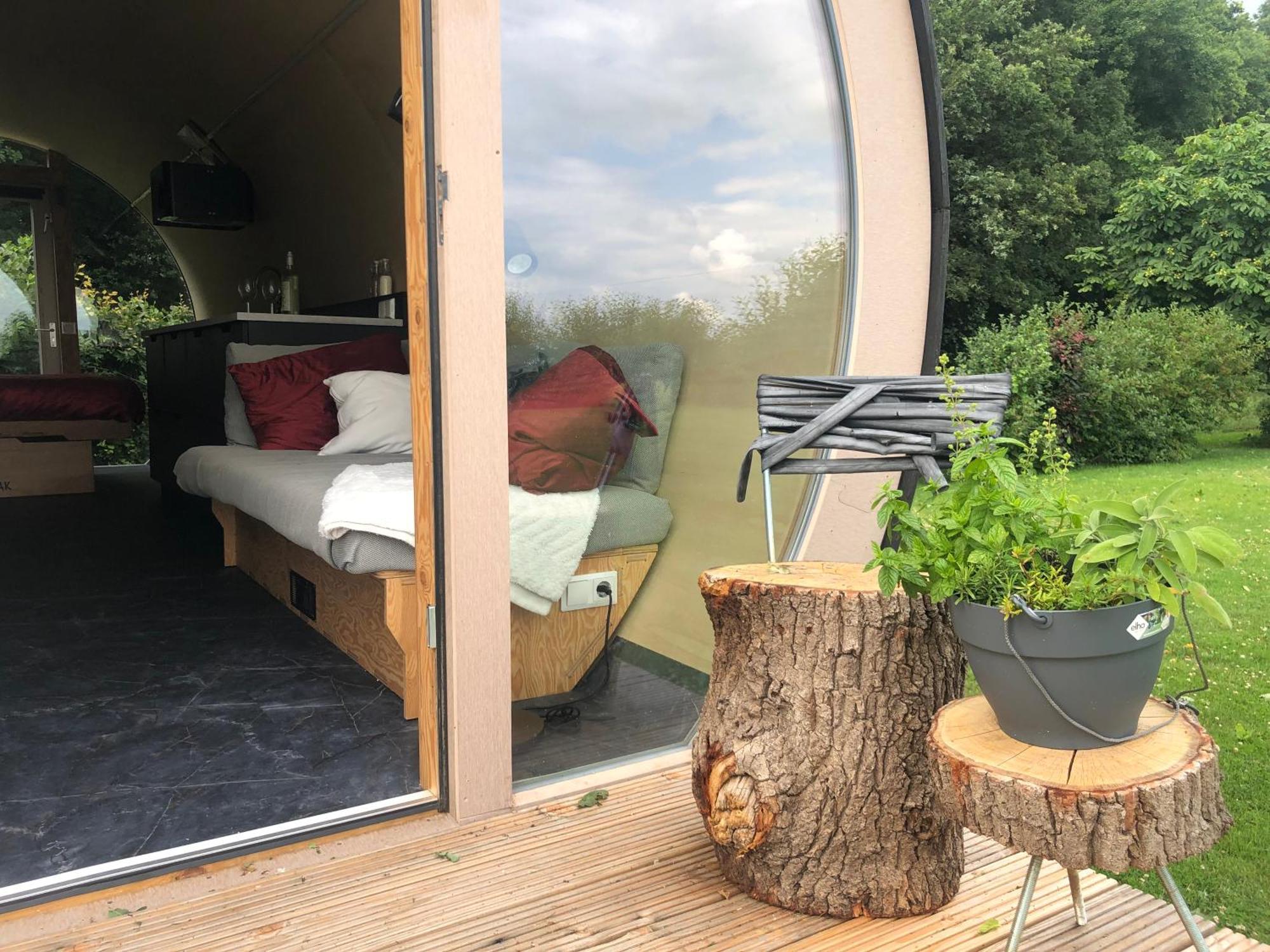Eco-Lodge Locatie De Boergondier De Krim 外观 照片